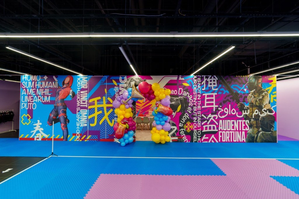 Balloon arch in a VR arena